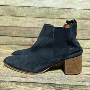 Everlane Grey Suede Heeled Chelsea Boots